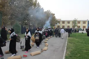 اعزام دانش آموزان دخترشهرستان گالیکش به مناطق عملیاتی شمال غرب کشور