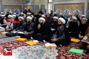 ارکان نظام اسلامی باید مسائل خود را به حوزه&zwnj;های علمیه ارائه دهند