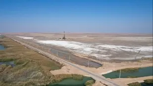 رایزنی استاندار خوزستان با استاندار میسان برای مقابله با آتش&zwnj;سوزی در هورالعظیم