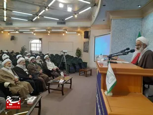 نشست تبیینی انتخابات برای علما و روحانیون زنجانی مقیم قم برگزار شد+تصاویر