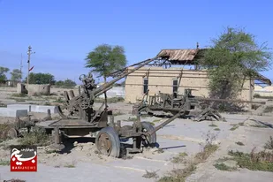 ۳۰۰ زائر راهیان&zwnj;نور دانش&zwnj;آموزی قم از موزه دفاع مقدس آبادان بازدید کردند