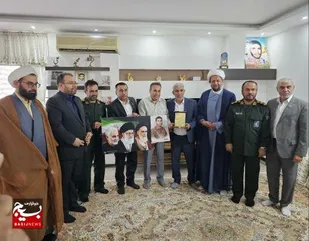 دیدار فرمانده سپاه عسلویه با خانواده شهید شاخص سال۱۴۰۳ استان بوشهر