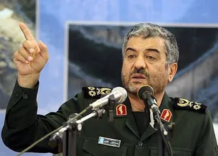 احدی از پاسداران و فرماندهان سپاه همانند گذشته حق دخالت سیاسی و جناحی در انتخابات را ندارند