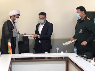 تقدیر فرماندهی و مسئول نمایندگی  ناحیه سپاه قشم از فرماندار به مناسبت هفته دولت