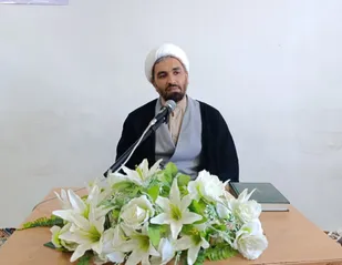 صبر، ریشه ایمان است؛ ایمان را در نماز و روزه خلاصه نکنیم