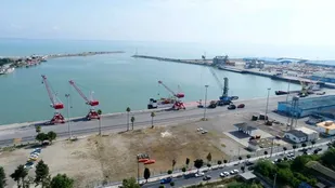 افزایش ۲۰ درصدی صادرات و واردات کالا از بندر شادگان