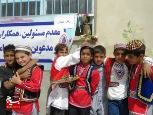 نواختن زنگ مهر در مدرسه عشایری روستای جلفان درگز + عکس