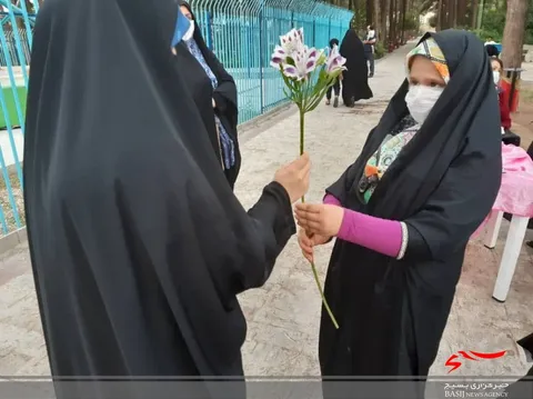 برگزاری میزگرد حیا،نگین عفاف و حجاب توسط پایگاه رضوان۳ حوزه مقاومت بسیج خواهران ساوه