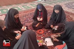 نوجوانان بسیجی با هنر دست پرچم ایران را در دل مردم برافراشتند