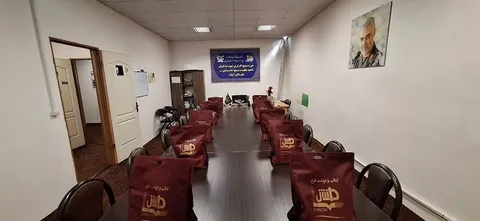 تهیه وتوزیع ۲۰بسته لوازم التحریر بین دانش آموزان خانواده های معسر در شهرستان آبیک