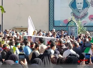 پیکر مطهر شهید دانش آموز حادثه تروریستی حرم شاهچراغ در کرمان تشییع شد