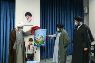 رونمایی از کتاب &laquo;مثبت۳&raquo; با محتوای گفتمان&zwnj;سازی جمعیت