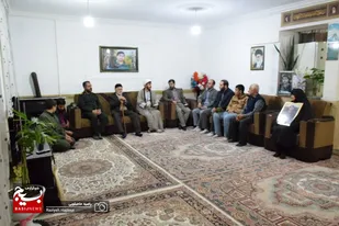 دیدار بسیجیان پایگاه کمیل همدان با خانواده شهید &laquo;جواد زند&raquo;