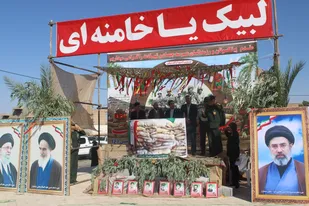 صبحگاه مشترک نیروهای مسلح خلیل&zwnj;آباد در جوار مزار شهید گمنام کندر برگزار شد