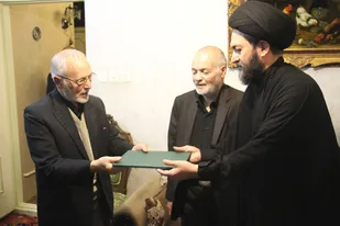 دیدار نماینده ولی فقیه در استان اردبیل با خانواده سردار شهید " آقا محمدیان"