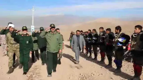 فیلم اختصاصی خبرگزاری بسیج از  حضور سردار غیب پرور در مانور نظامی نیروهای بسیجی