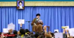 مذاکره با آمریکا مشکلات را افزایش می دهد/ چرا هیچ نشانه&zwnj;ای از ۷۰ جلد اسناد لانه جاسوسی، در مدارس و دانشگاه&zwnj;ها نیست؟