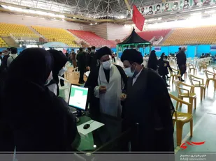 مسئول نمایندگی ولی فقیه در سپاه استان واکسن داخلی کرونا را تزریق کرد