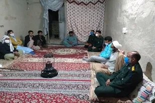 دیدار فرمانده سپاه زهک با خانواده معزز شهدا