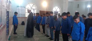پیوند دانش و معنویت در جمع دانش آموزان