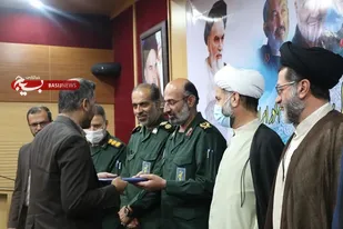 اقشار تخصصی بسیج خدمت رسانی به محرومان را سرلوحه کار خود قرار دهند