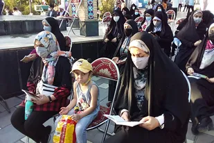 حضور پرشور مردم در مراسم دعای عرفه در گزار شهدای گرمدره