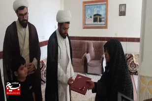 دیدار مسئول نمایندگی ولی فقیه در سپاه ناحیه رزن و امام جمعه دمق با خانواده شهید &laquo;قاسم صاعد وصال&raquo;