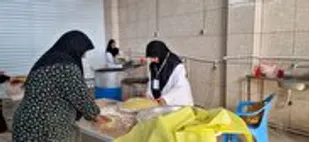 بانوان کرمانی با پخت روزانه 500 نان از زائرین اربعین پذیرایی می کنند