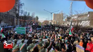 حضور بی سابقه مردم اسلام آبادغرب در راهپیمایی 22 بهمن