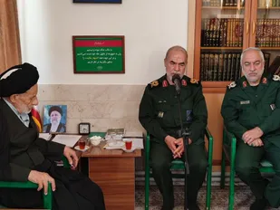 رهبر شهید انقلاب بیش از ۳۷ سال برای ساختن ایران قوی مجاهدت کردند