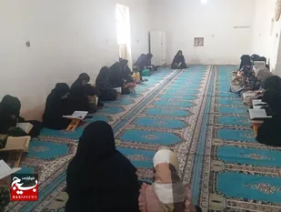 برگزاری محفل انس با قرآن به مناسبت هفته عقیدتی سیاسی در هیرمند
