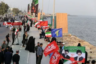 زنجیره انسانی مدافعان خلیج فارس دربندرعباس