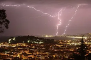 صاعقه در شوش جان یک نفر را گرفت