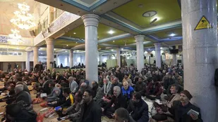 اشک زائران حاج قاسم در فراق یوسف زهرا(عج) در مهدیه مسجد صاحب الزمان/تصاویر