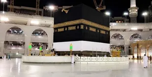 خانه خدا لباس احرام بر تن کرد