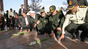 غبارروبی و عطرافشانی قبور مطهر شهدای خلدبرین یزد
