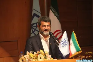 دانشجویان باید به این باور برسند که به سمت کارآفرینی بروند
