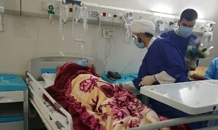 حضور طلاب جهادی در بیمارستان ها، مایه دلگرمی بیماران کرونایی است