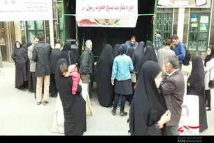 برپایی ایستگاه صلواتی به&zwnj;مناسبت هفته بسیج در نهاوند
