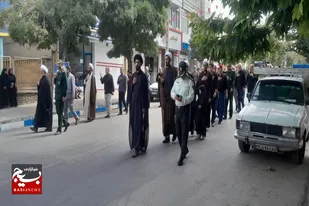 حرکت دسته سینه&zwnj;زنی و عزاداری هیئت رزمندگان اسلام در اسدآباد
