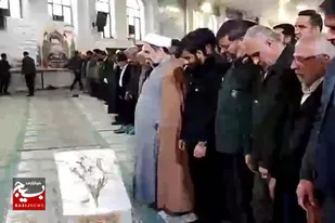 تشیع پیکر شهید زیر بارش رحمت الهی در زاهدان