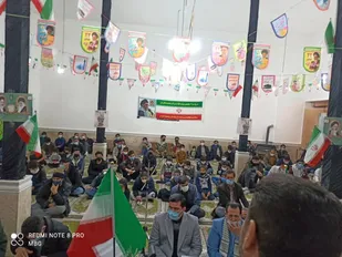 تاریخ انقلاب برای نسل جدید بازگویی شود