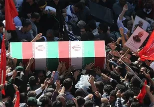 حضور پرشور بسیجیان ملایری در مراسم تشییع و خاکسپاری سردار شهید همدانی