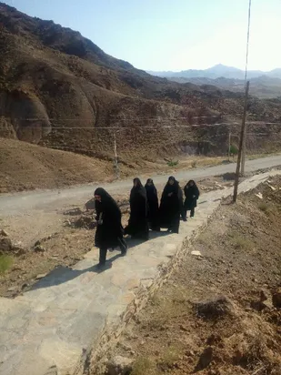 پیاده روی خواهران شاغل ستاد سپاه استان سمنان در جاده سلامت