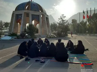 برنامه کوهپیمایی وزیارت قبور مطهر شهدا توسط بسیجیان ناحیه مقاومت بسیج امام حسین&laquo;ع&raquo;
