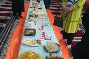 به مناسبت هفته بسیج جشنواره غذا در گناوه برگزار شد