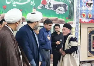 یک بختیاری کاتب قرآن که هرگز به مدرسه نرفت