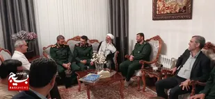 تجلیل فرمانده سپاه استان سمنان از پزشک جانباز هفتاد درصد شاهرودی