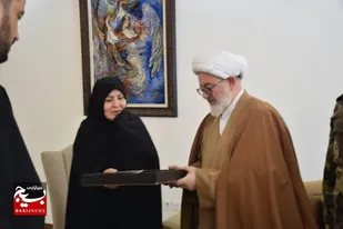 دیدار مسؤولان شاهرود با خانواده شهدا انقلاب اسلامی