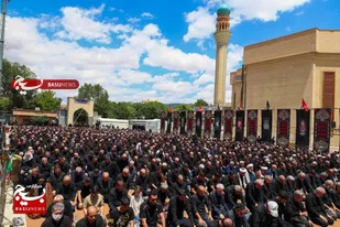 اقامه نماز ظهر عاشورا در تبریز